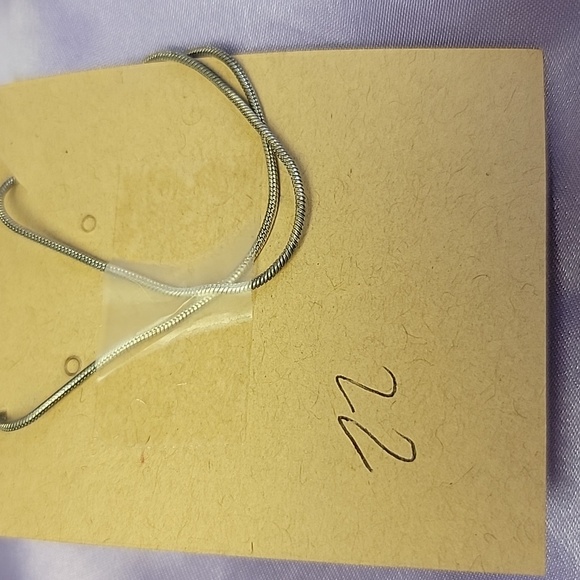 N3 Blue Turquoise Green - Handblown Glass Leaf Necklace - Picture 4 of 4